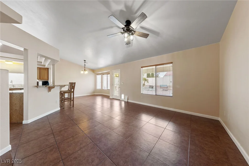 8212 Bolingbrook, Las Vegas, NV 89149