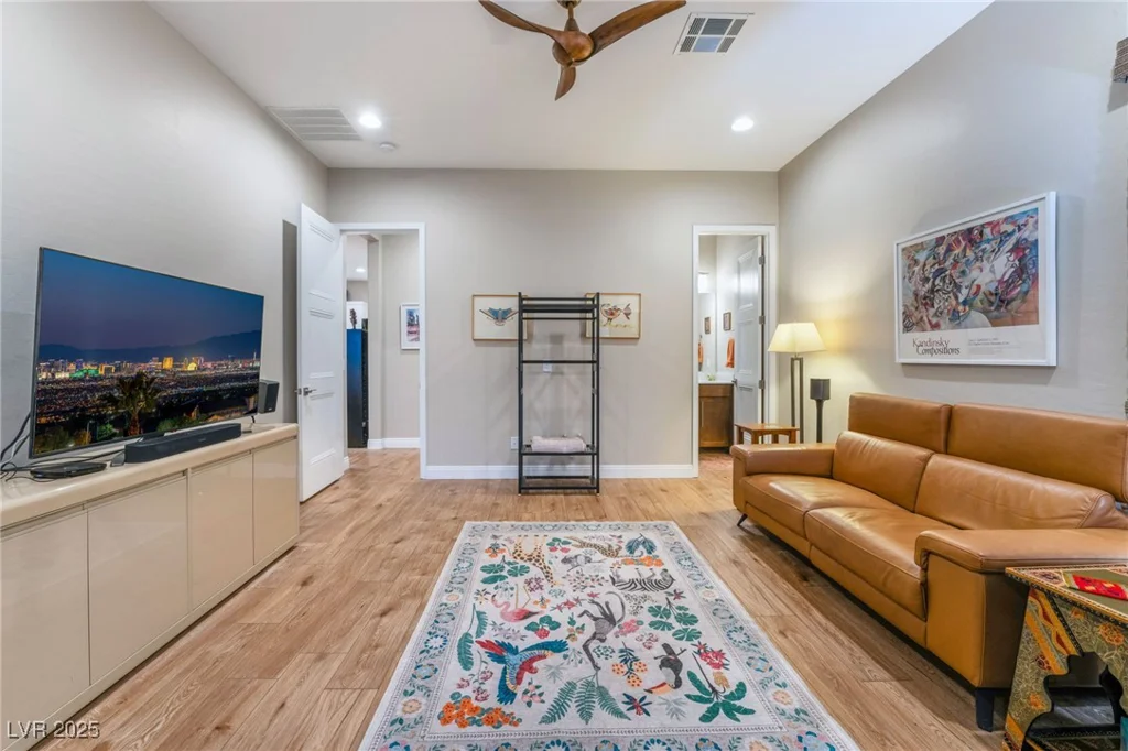8750 Lutts, Las Vegas, NV 89131