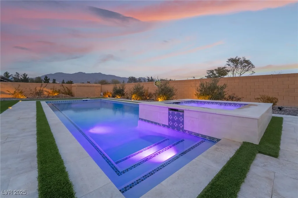 8750 Lutts, Las Vegas, NV 89131