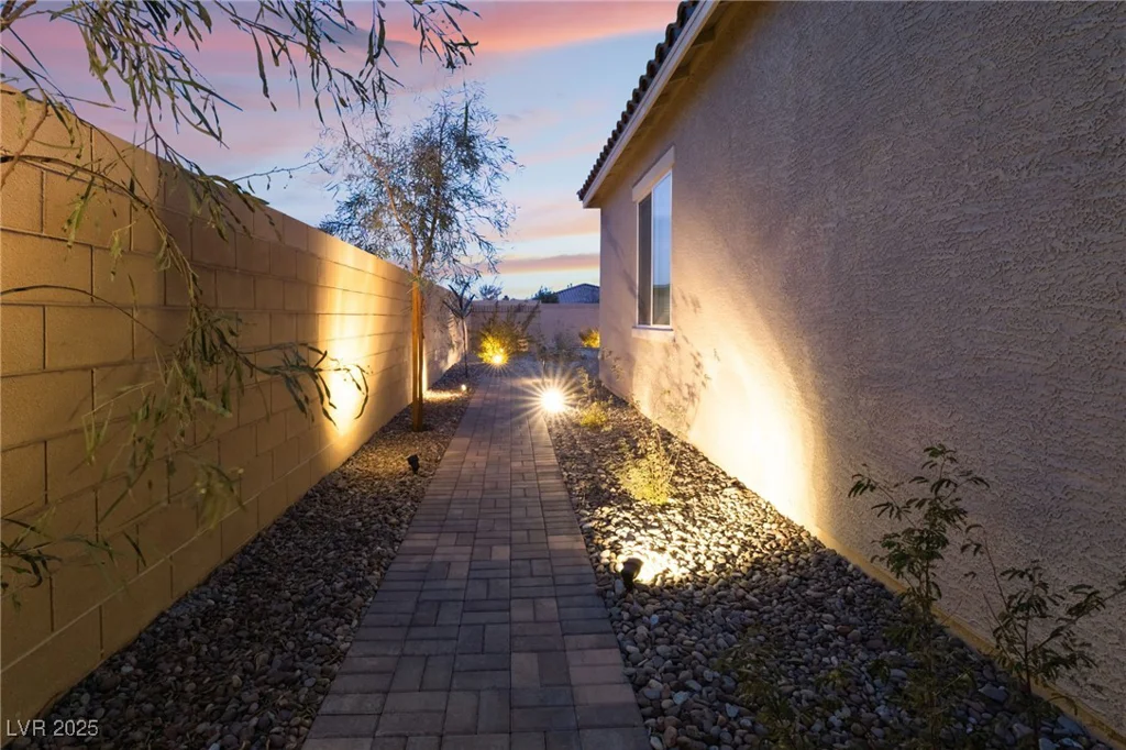 8750 Lutts, Las Vegas, NV 89131