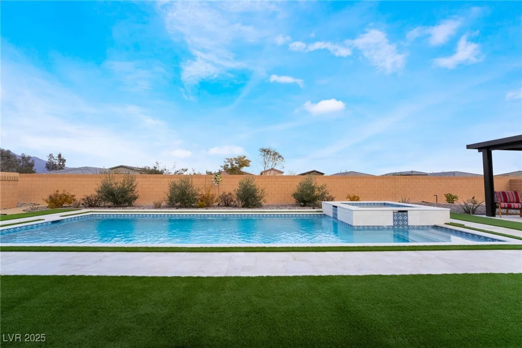8750 Lutts, Las Vegas, NV 89131