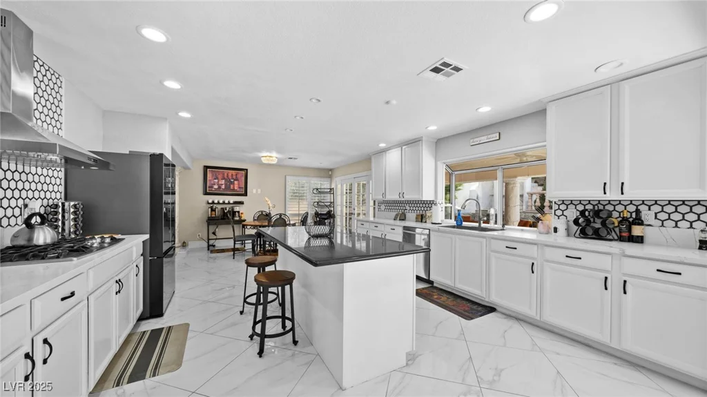 2107 Inverness, Henderson, NV 89074