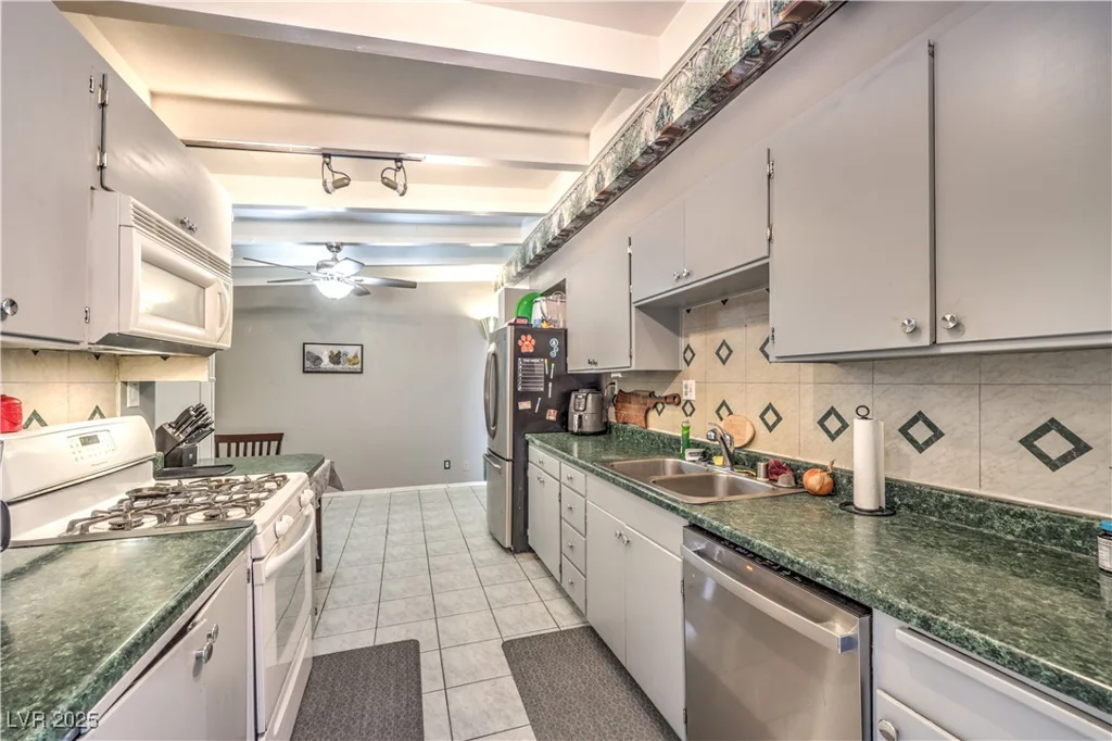 108 Mallard, Las Vegas, NV 89107