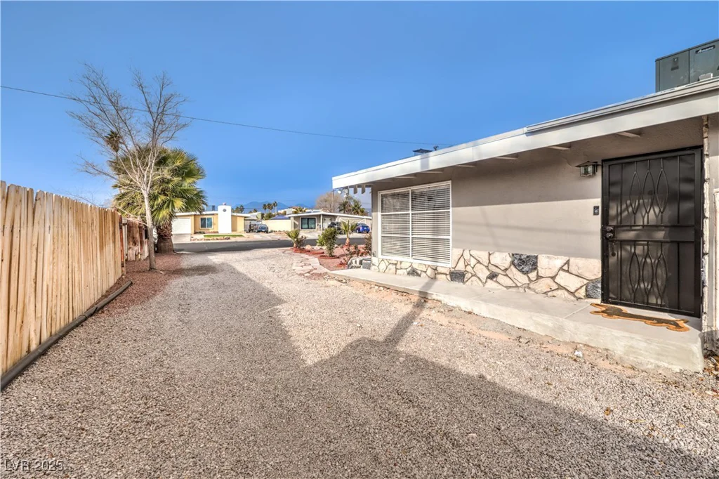 108 Mallard, Las Vegas, NV 89107
