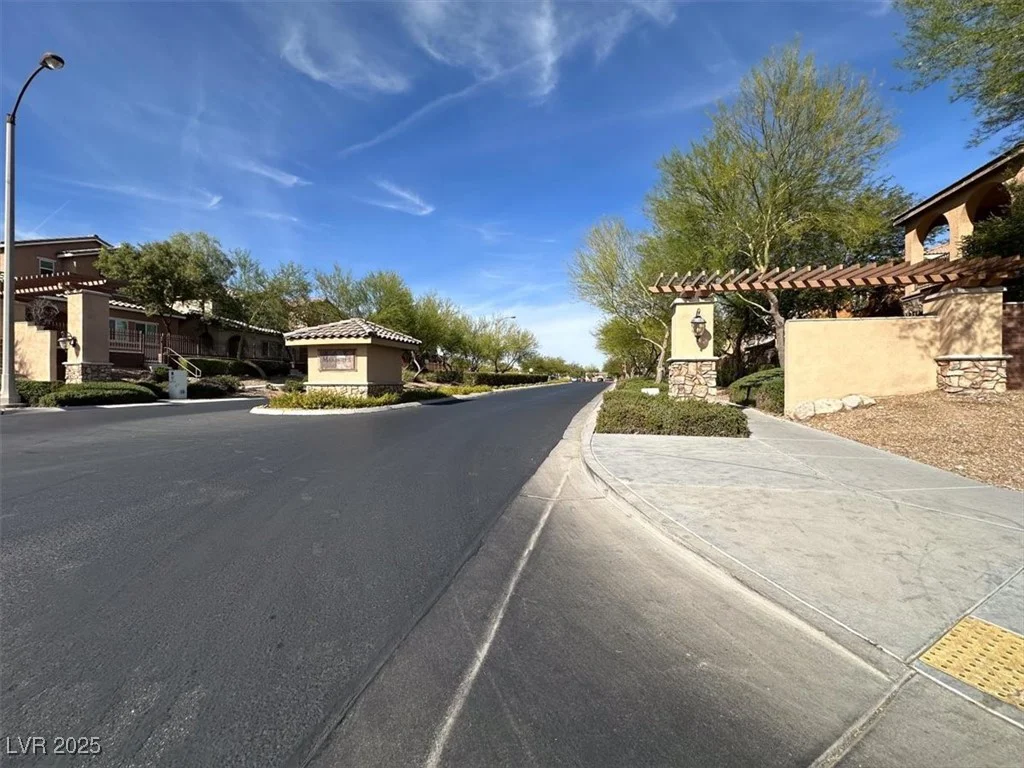 8960 Fox Season, Las Vegas, NV 89178