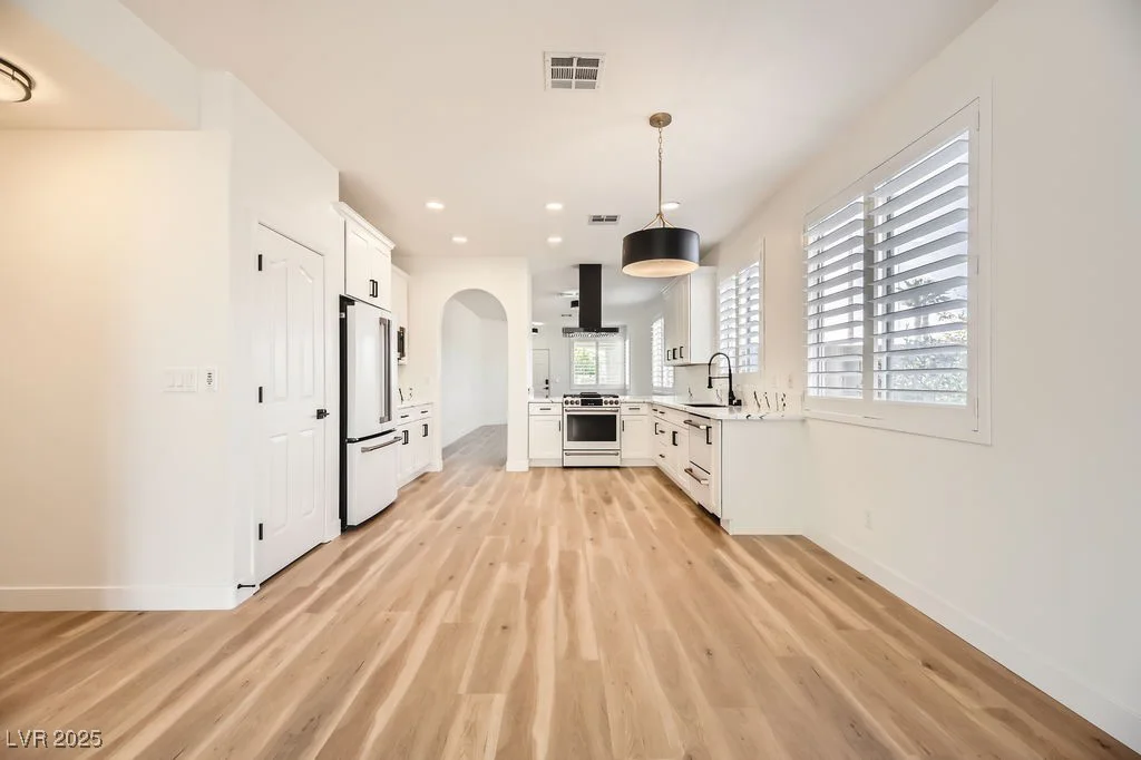 10282 Country Flats, Las Vegas, NV 89135