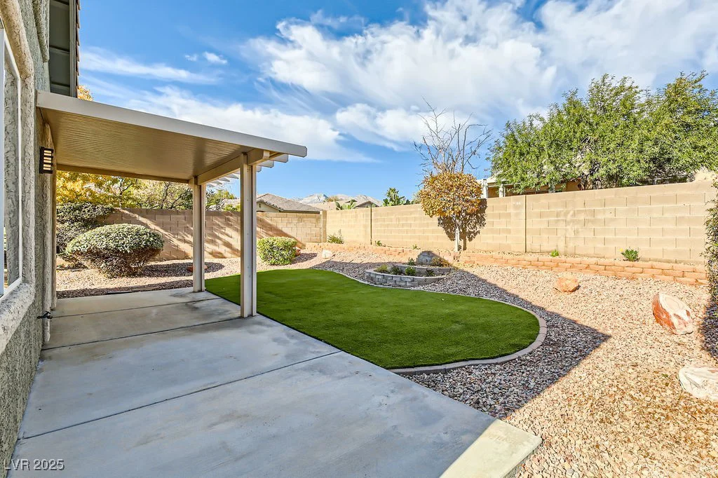 10282 Country Flats, Las Vegas, NV 89135