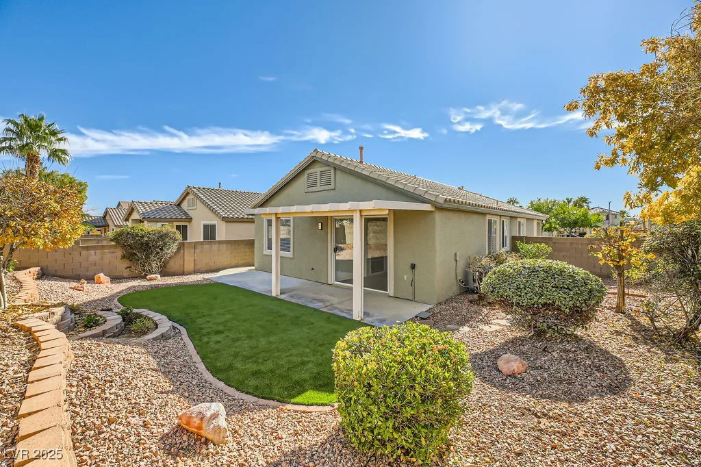 10282 Country Flats, Las Vegas, NV 89135