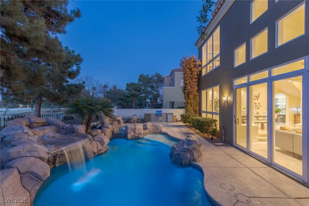 8320 Carmel Ridge, Las Vegas, NV 89113