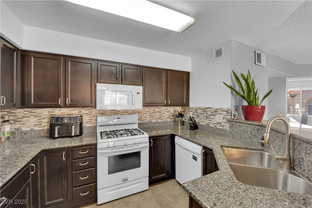 7900 Idledale, Las Vegas, NV 89145