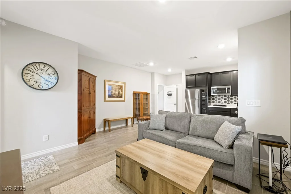 7073 Range Valley, North Las Vegas, NV 89084