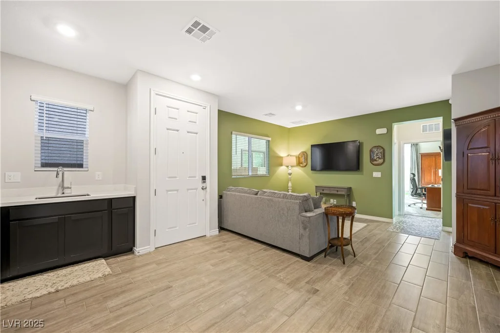 7073 Range Valley, North Las Vegas, NV 89084