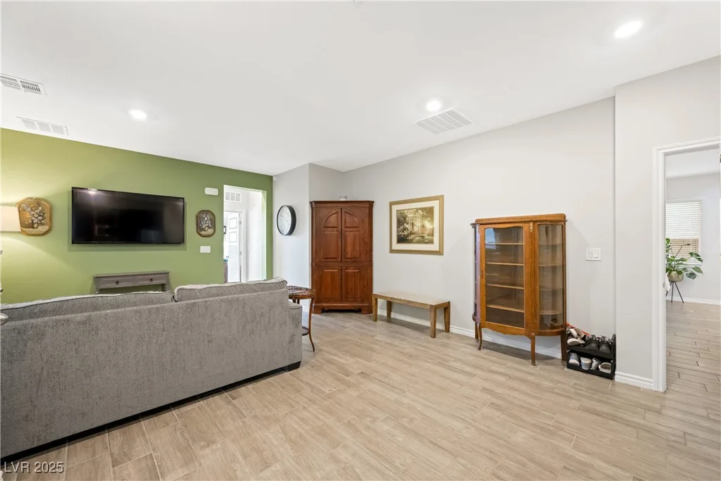 7073 Range Valley, North Las Vegas, NV 89084
