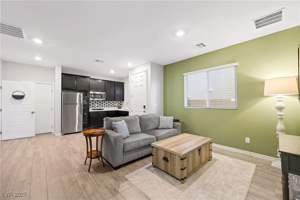 7073 Range Valley, North Las Vegas, NV 89084