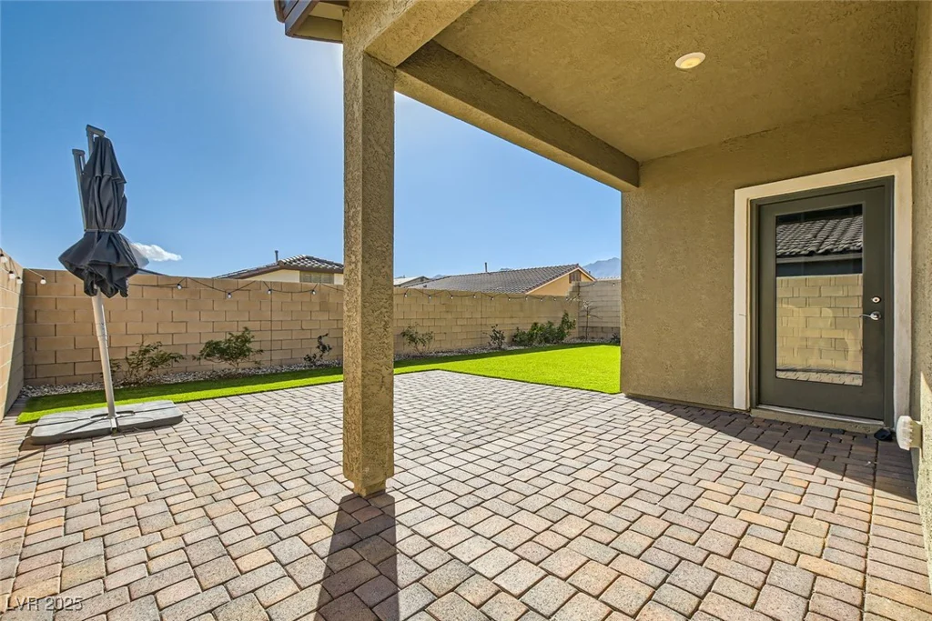 10923 Stone Crossing, Las Vegas, NV 89166