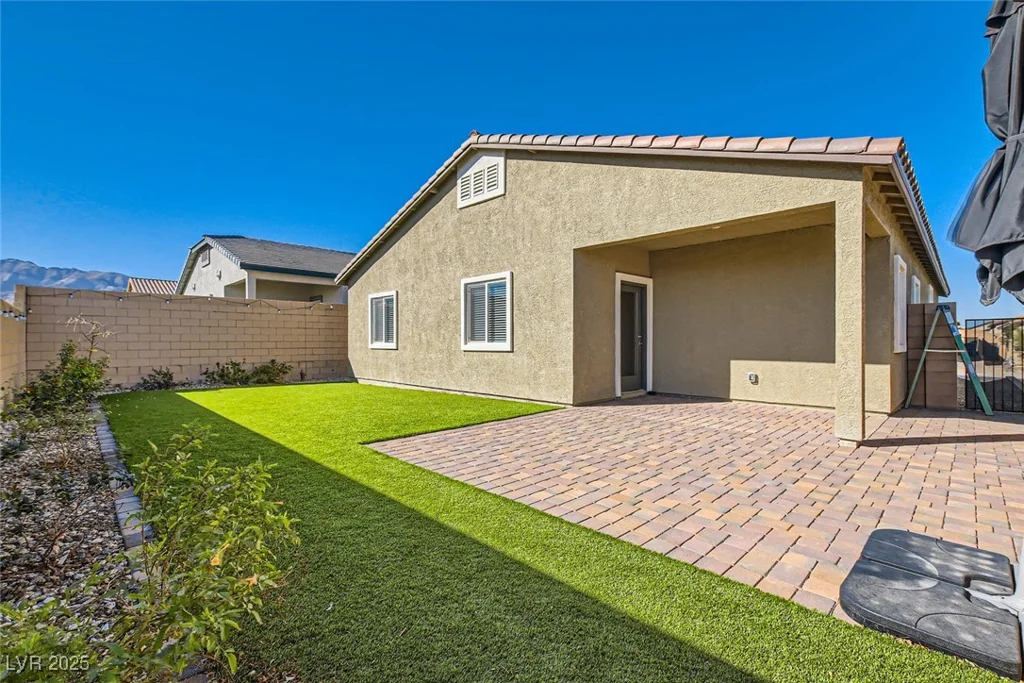 10923 Stone Crossing, Las Vegas, NV 89166