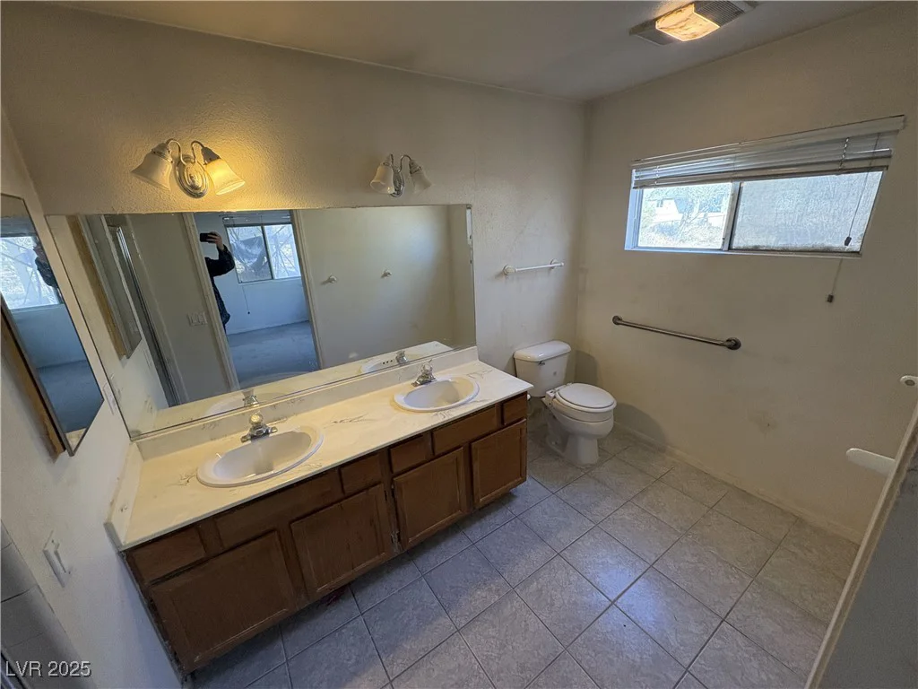 3941 Dennis, Pahrump, NV 89060