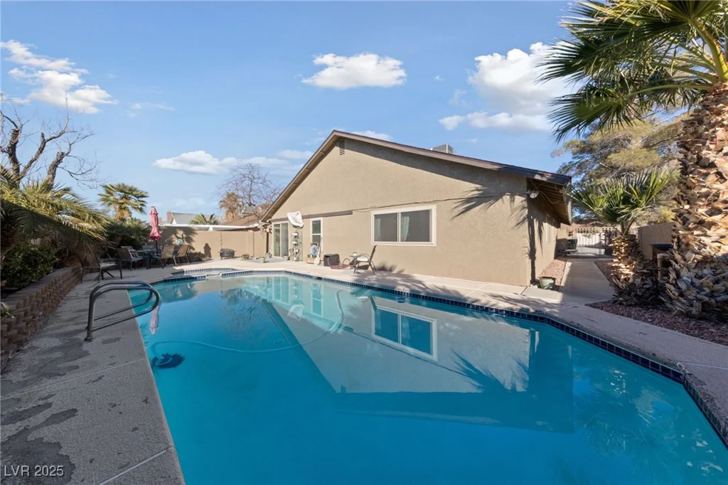 2353 Moorpark, Henderson, NV 89014