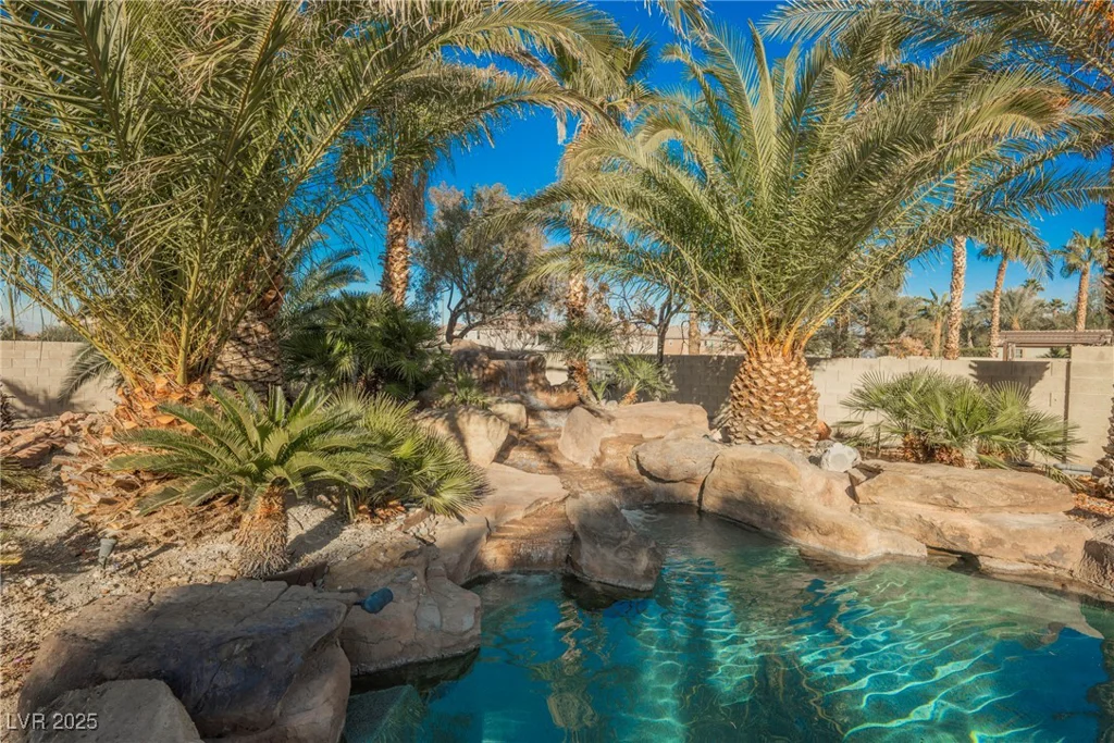 328 Hedgehope, Las Vegas, NV 89183