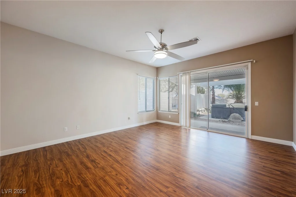 328 Hedgehope, Las Vegas, NV 89183