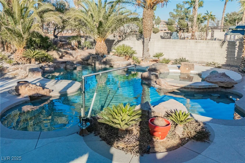 328 Hedgehope, Las Vegas, NV 89183