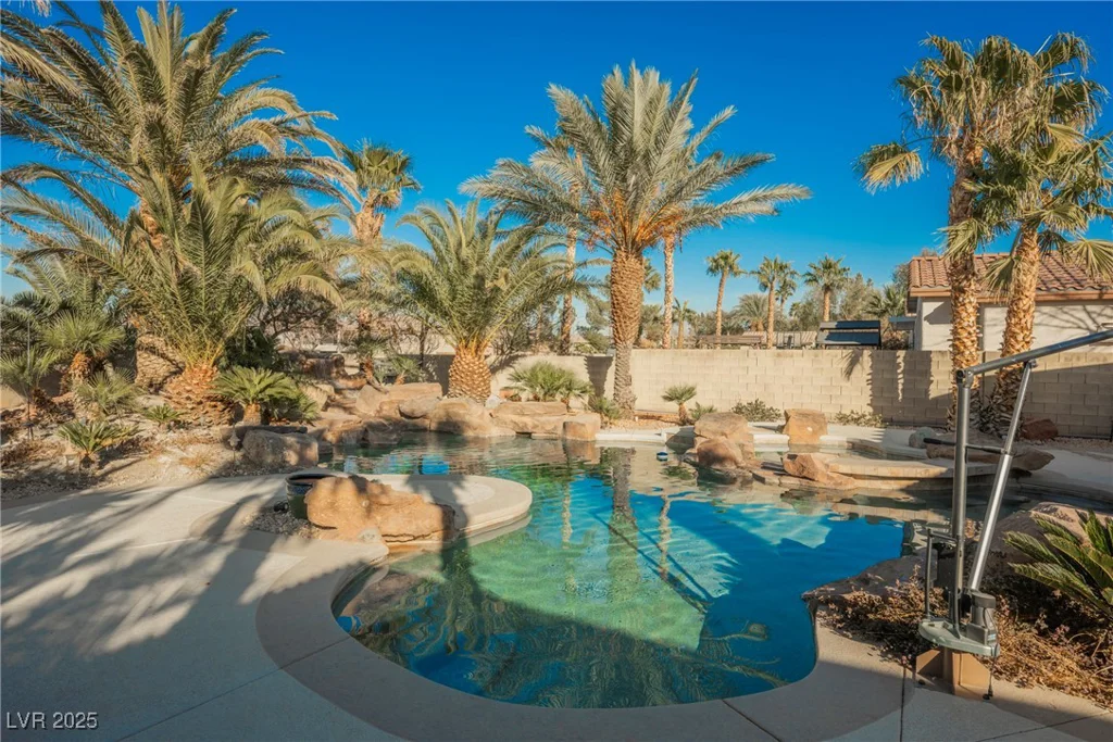 328 Hedgehope, Las Vegas, NV 89183