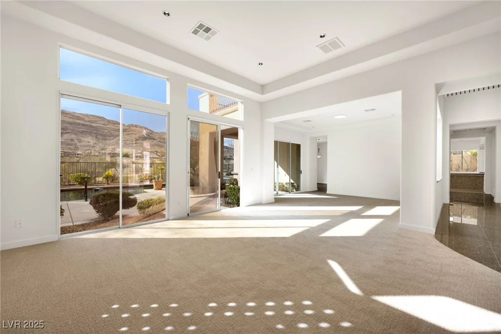 2475 Grassy Spring, Las Vegas, NV 89135