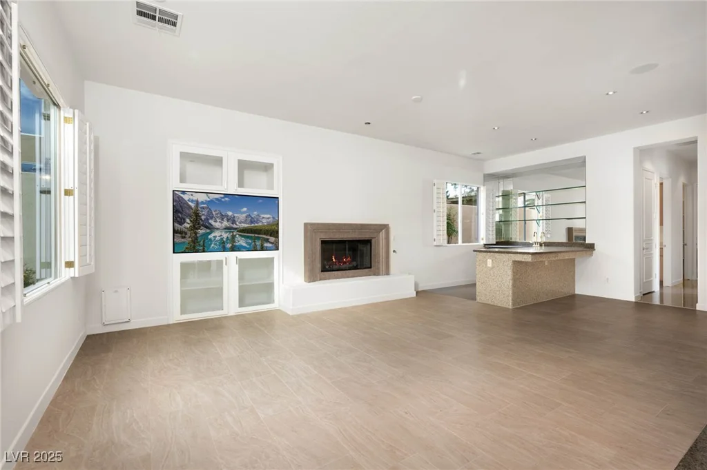 2475 Grassy Spring, Las Vegas, NV 89135