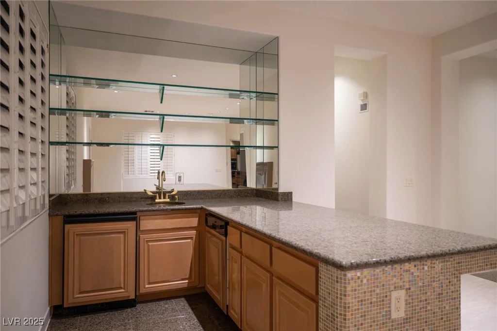 2475 Grassy Spring, Las Vegas, NV 89135