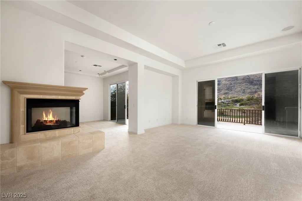 2475 Grassy Spring, Las Vegas, NV 89135
