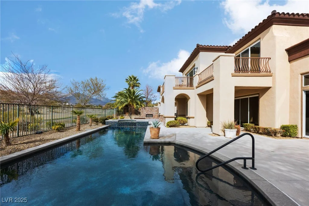 2475 Grassy Spring, Las Vegas, NV 89135
