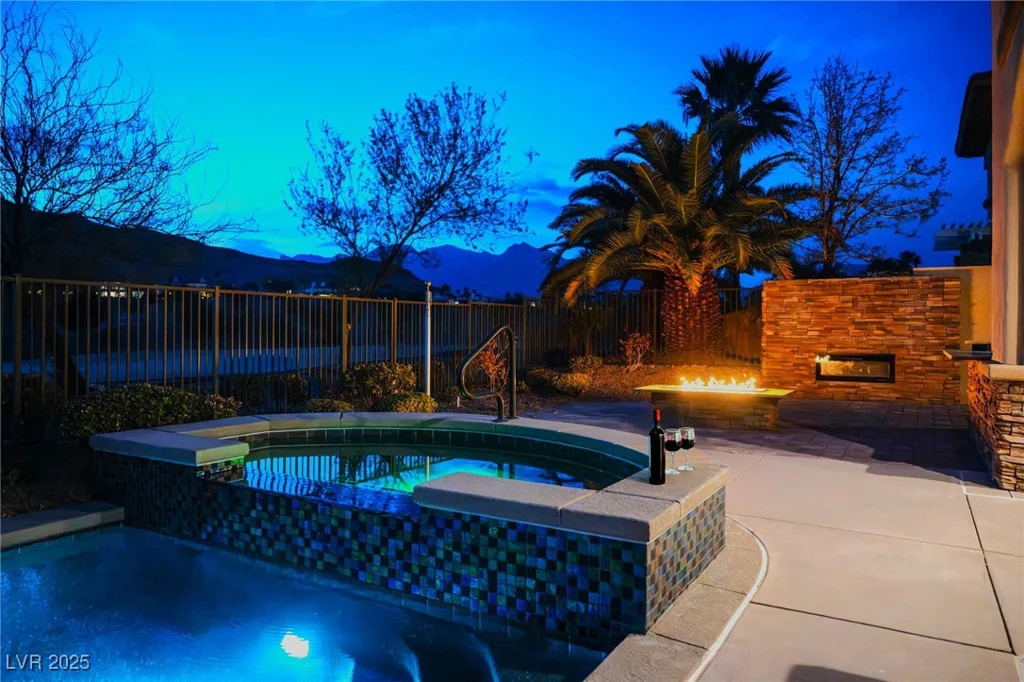 2475 Grassy Spring, Las Vegas, NV 89135