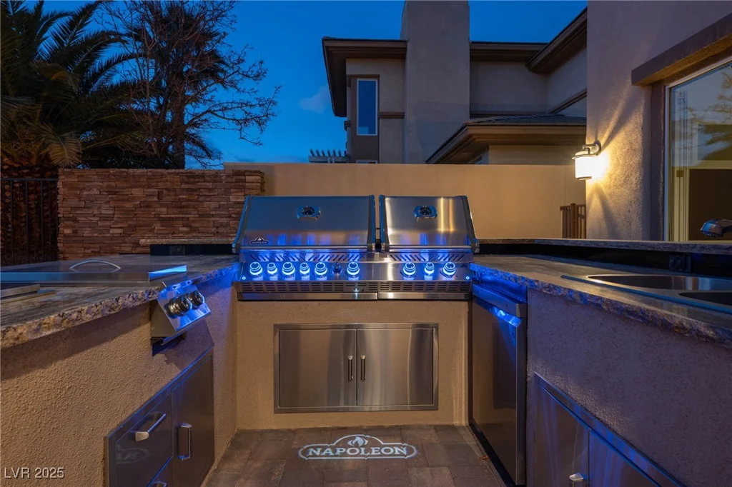 2475 Grassy Spring, Las Vegas, NV 89135