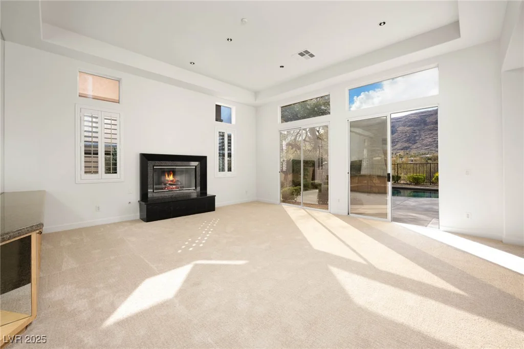 2475 Grassy Spring, Las Vegas, NV 89135