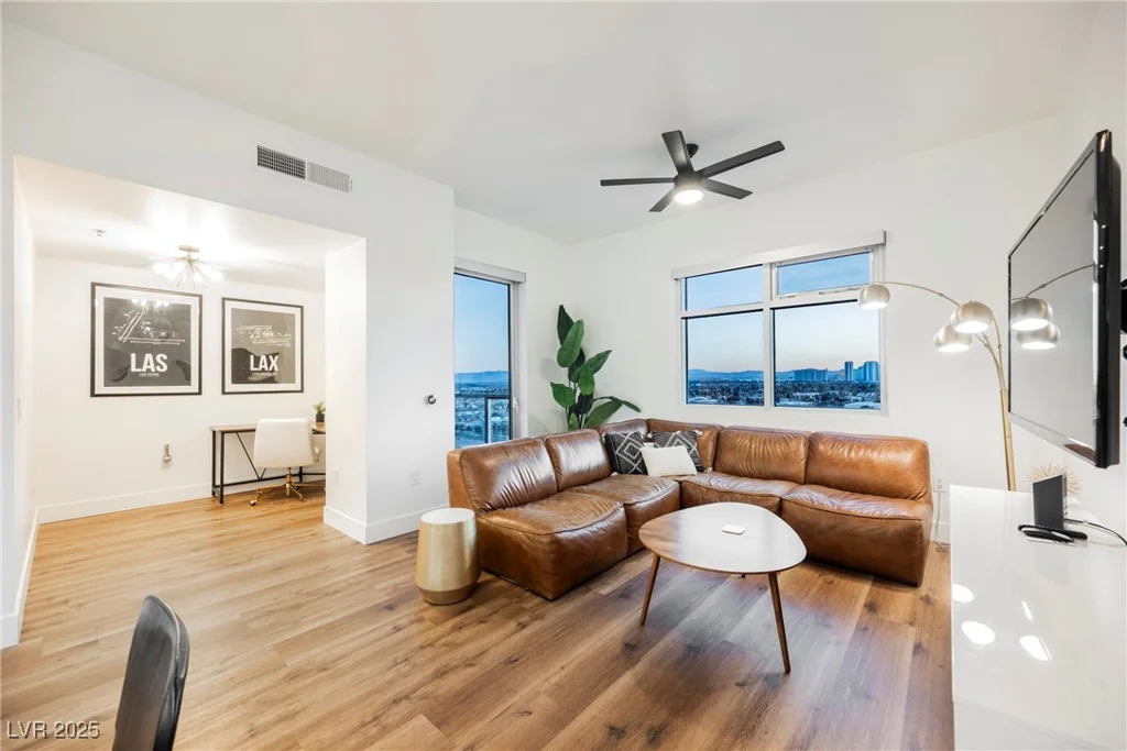 150 Las Vegas, Las Vegas, NV 89101