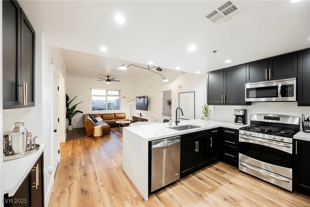 150 Las Vegas, Las Vegas, NV 89101