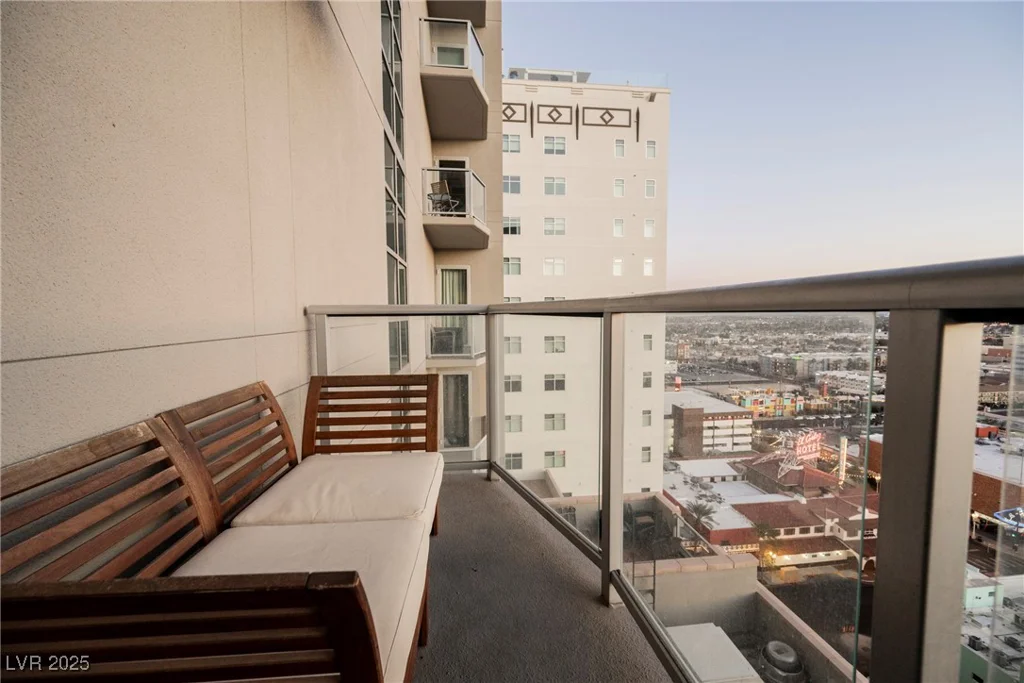 150 Las Vegas, Las Vegas, NV 89101