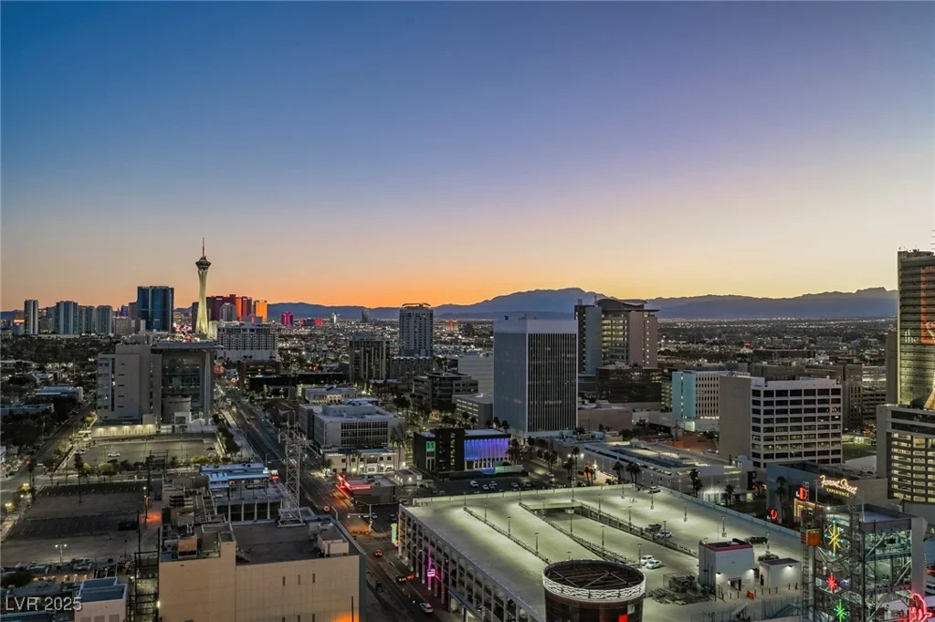 150 Las Vegas, Las Vegas, NV 89101