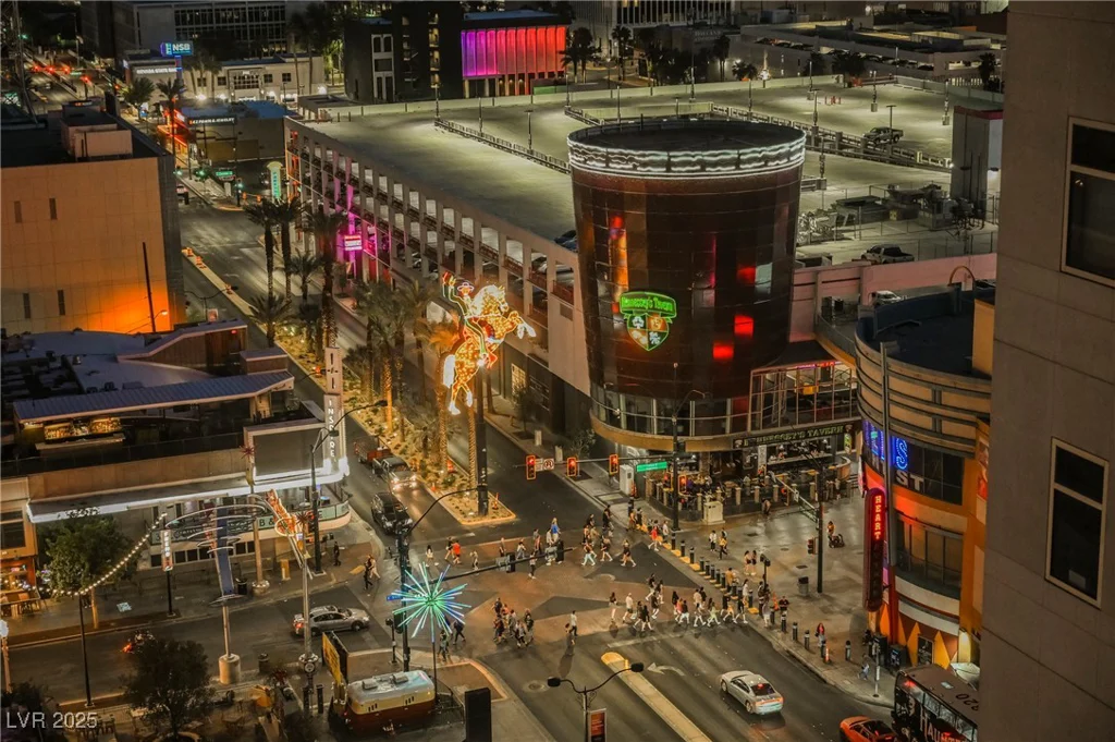 150 Las Vegas, Las Vegas, NV 89101