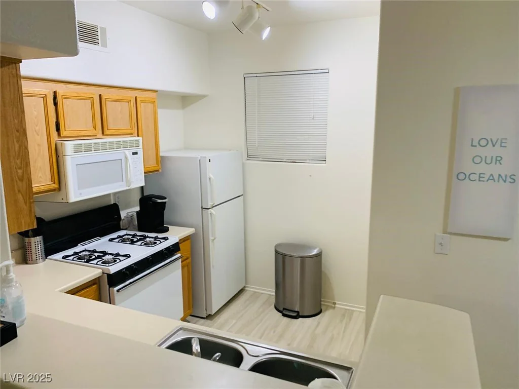 9050 Warm Springs, Las Vegas, NV 89148
