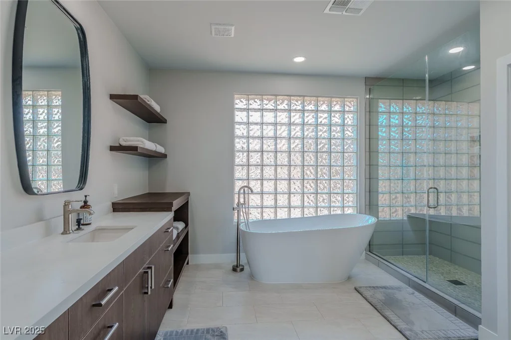 8120 Castle Pines, Las Vegas, NV 89113