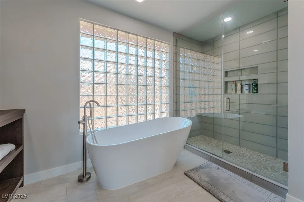 8120 Castle Pines, Las Vegas, NV 89113