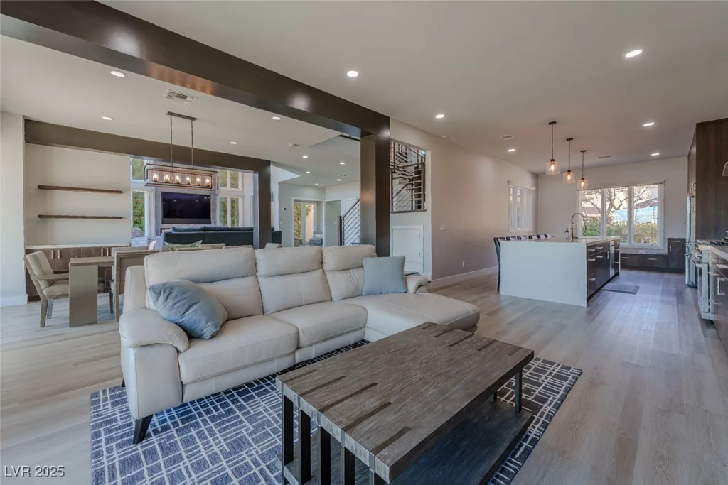 8120 Castle Pines, Las Vegas, NV 89113
