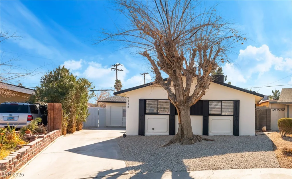 2113 La Harve, Las Vegas, NV 89106