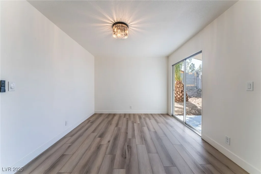2113 La Harve, Las Vegas, NV 89106