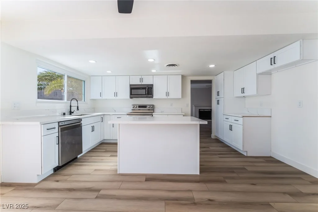 2113 La Harve, Las Vegas, NV 89106