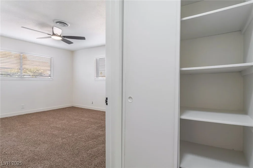 2113 La Harve, Las Vegas, NV 89106