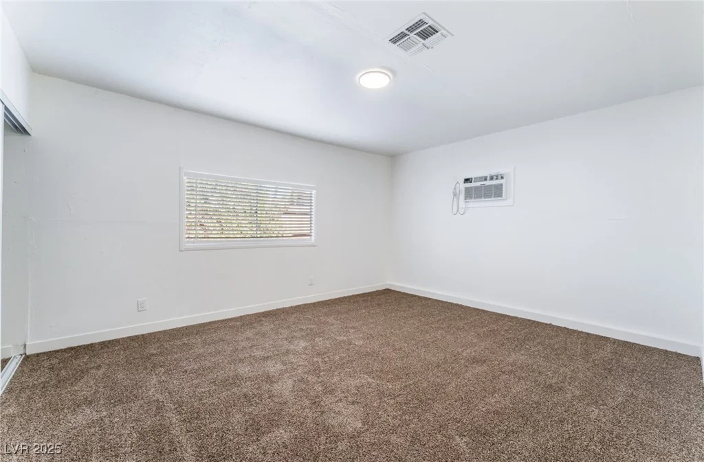 2113 La Harve, Las Vegas, NV 89106