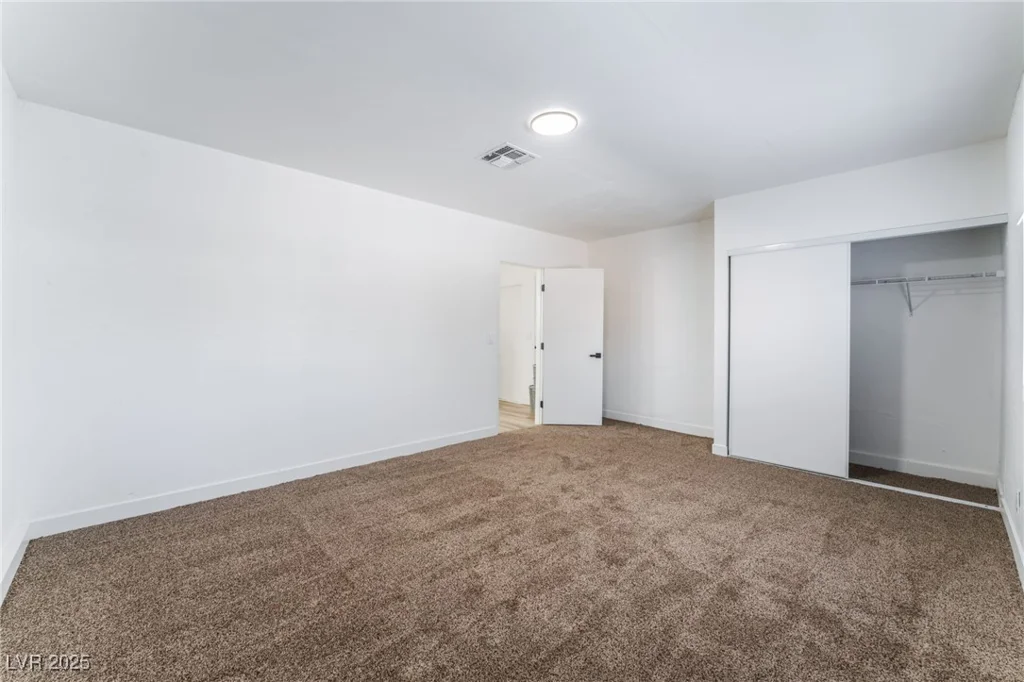 2113 La Harve, Las Vegas, NV 89106