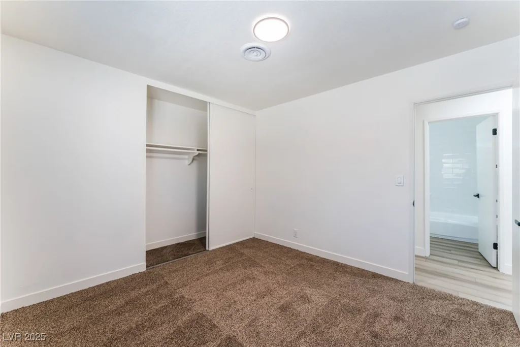 2113 La Harve, Las Vegas, NV 89106